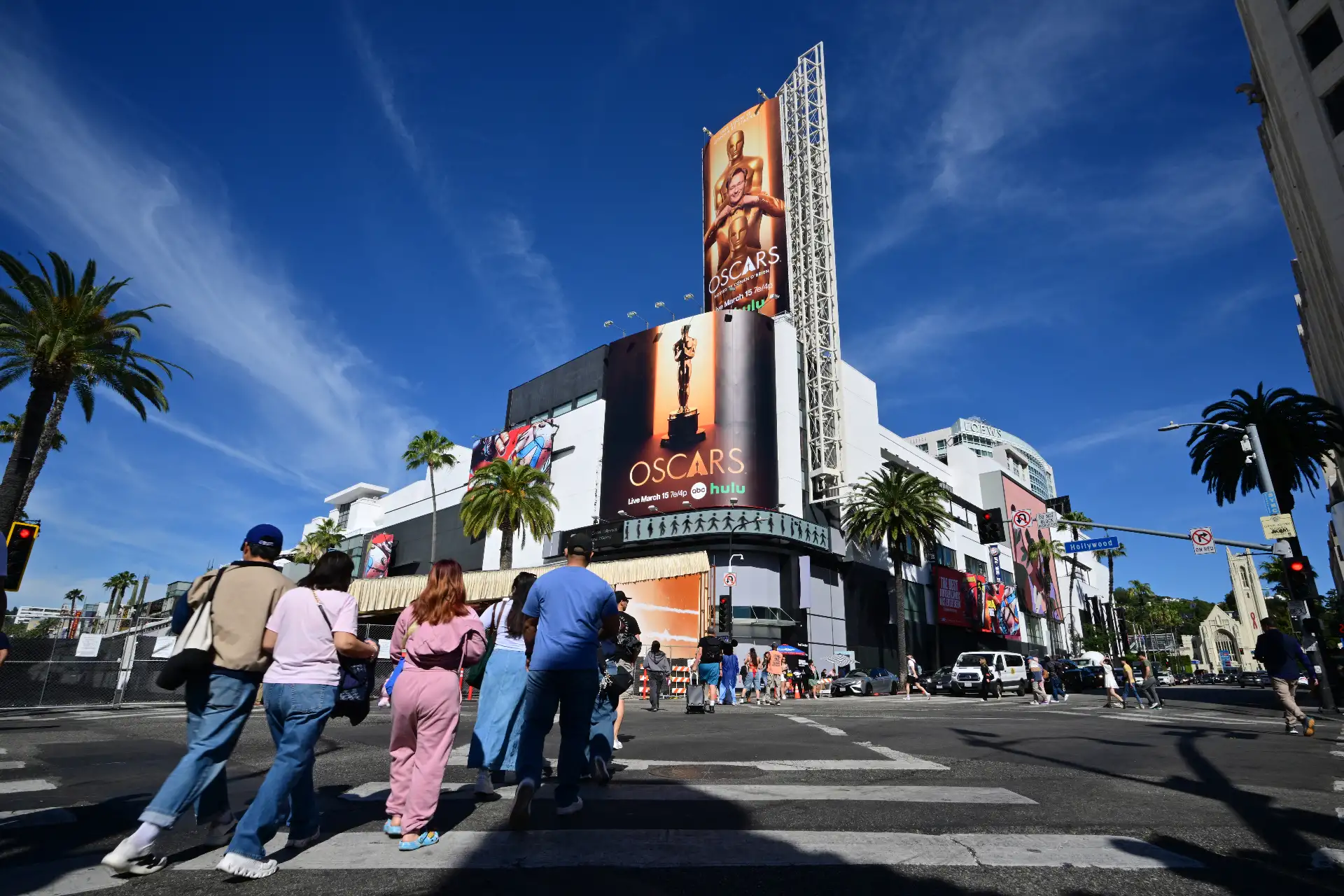 Se pueden ver carteles publicitarios de los Óscar mientras se realizan los preparativos para la 98.ª edición de los Premios de la Academia en Hollywood, California.
Foto: AFP