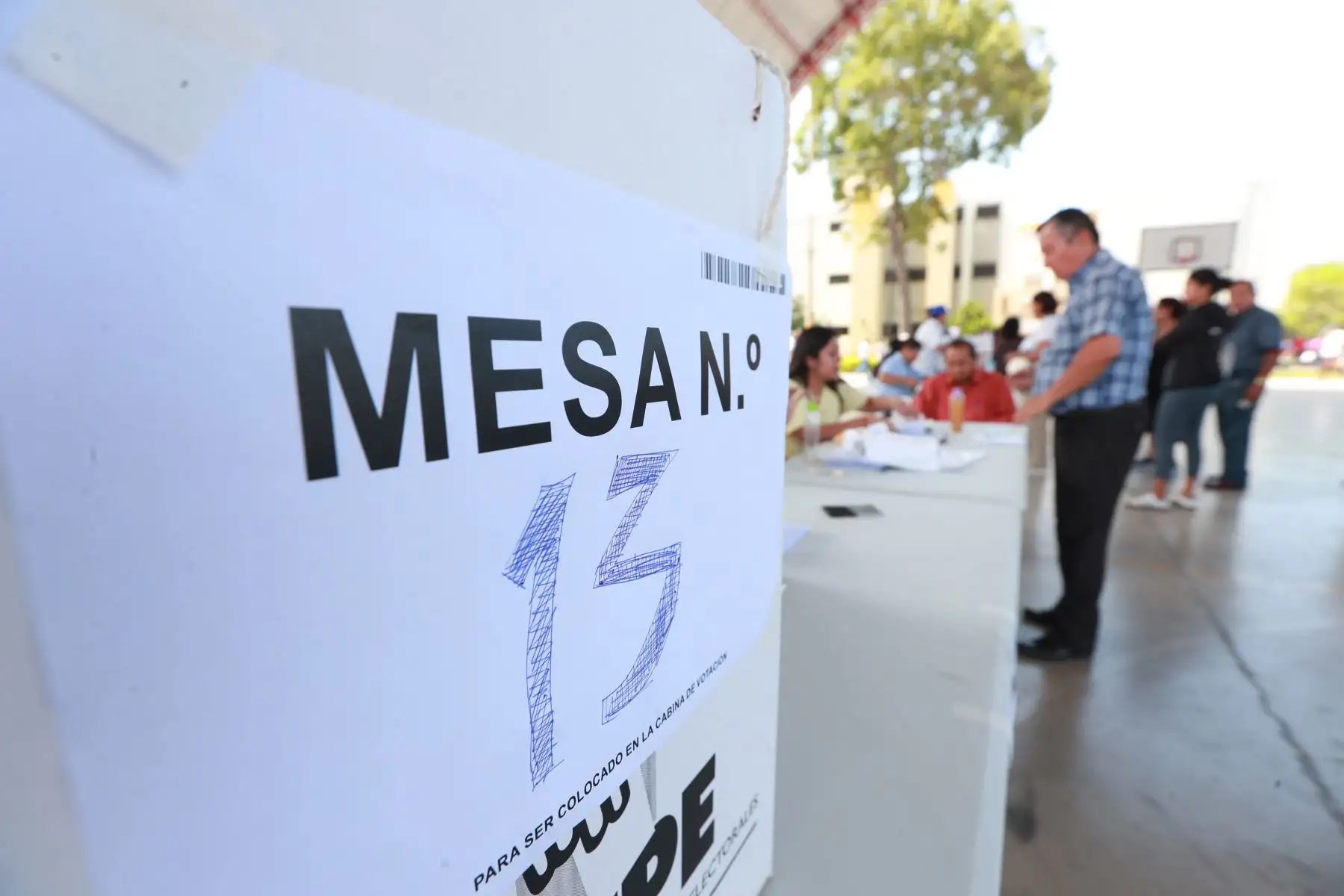 Los agremiados del Colegio de Abogados de Lima (CAL) participan en la segunda vuelta electoral para elegir al nuevo decano de la institución, en una jornada que se desarrolla en la Universidad Nacional Mayor de San Marcos. Abogados eligen hoy al nuevo decano entre Delia Espinoza y Humberto Abanto.
Fotos:ANDINA/Verónica Calderón