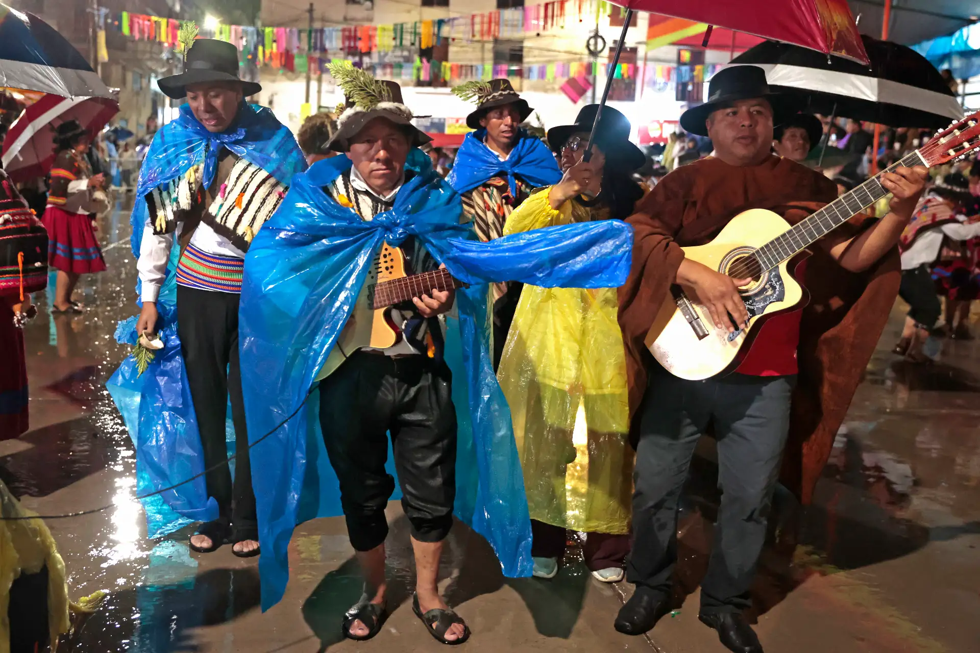 Andahuaylas vive intensamente el cierre de las celebraciones del Carnaval con las comparsas del Pukllay 2026, una de las festividades más importantes dedicadas a las danzas y tradiciones originarias del Perú. Foto: ANDINA/Vidal Tarqui