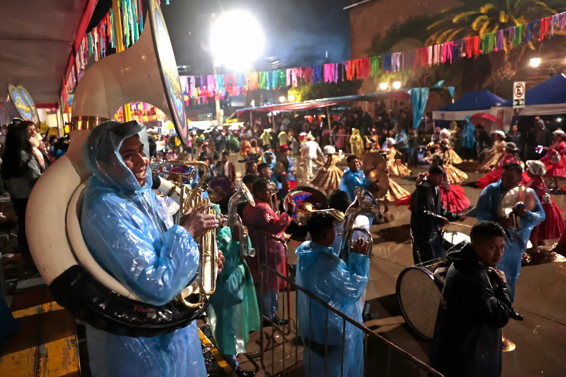 Andahuaylas vive intensamente el cierre de las celebraciones del Carnaval con las comparsas del Pukllay 2026, una de las festividades más importantes dedicadas a las danzas y tradiciones originarias del Perú. Foto: ANDINA/Vidal Tarqui