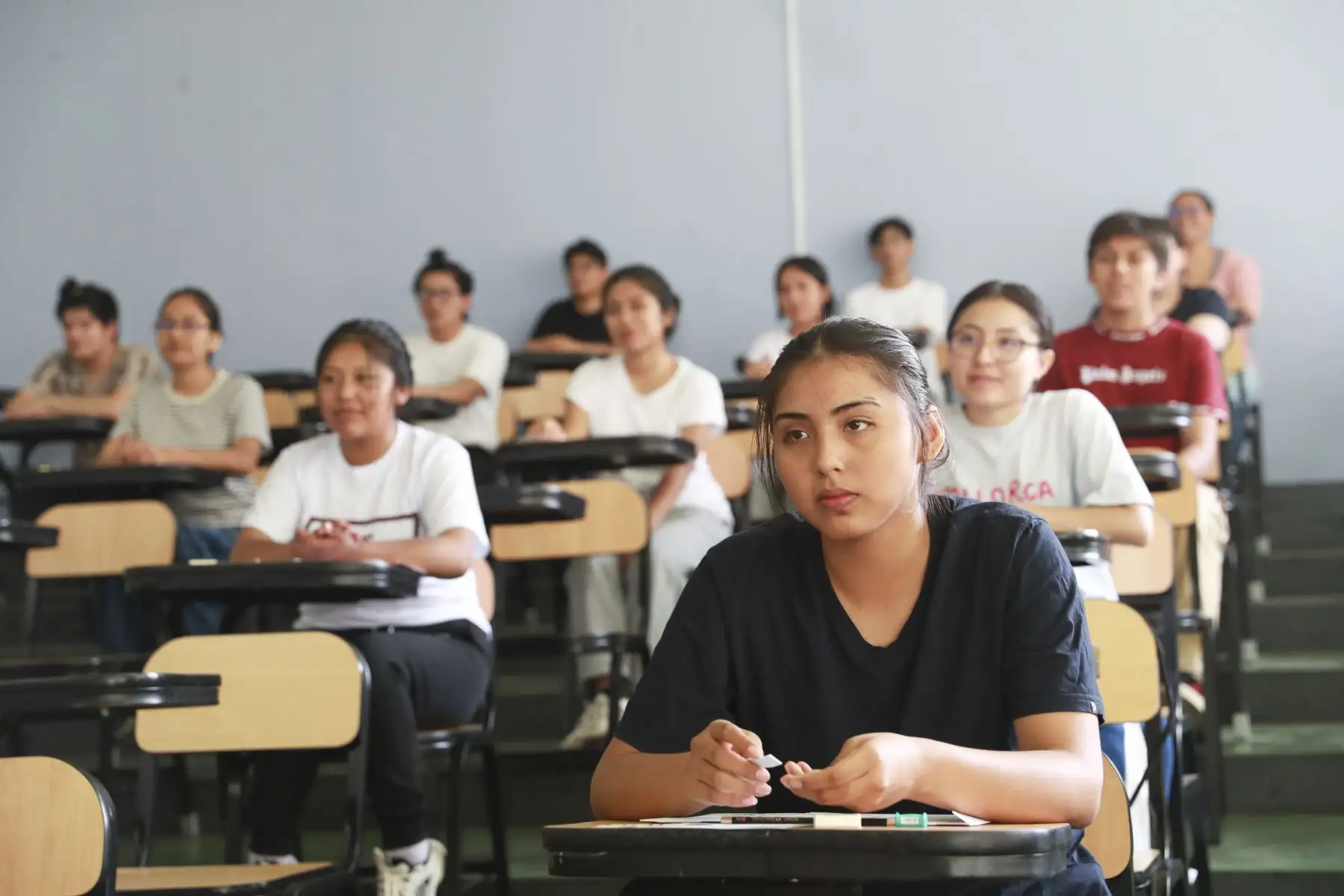 Cientos de postulantes rinden la cuarta y última jornada del examen de admisión en la Universidad Nacional Mayor de San Marcos, proceso que en esta fecha está dedicado exclusivamente a los aspirantes a la carrera de Medicina Humana. Desde tempranas horas, los jóvenes acudieron a la ciudad universitaria para participar en esta etapa decisiva del proceso de selección, con la expectativa de alcanzar una de las vacantes en una de las especialidades más demandadas. Foto: ANDINA/Verónica Calderón