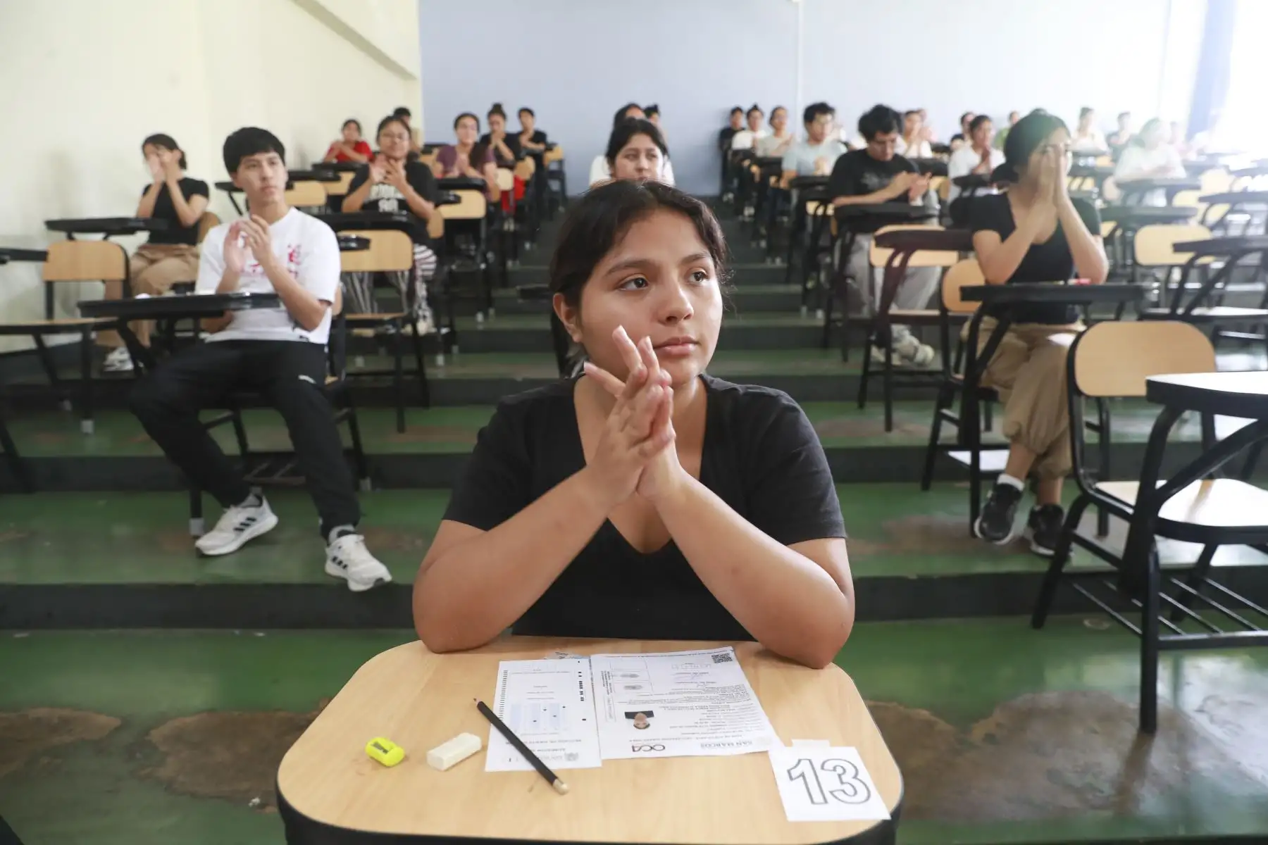 Cientos de postulantes rinden la cuarta y última jornada del examen de admisión en la Universidad Nacional Mayor de San Marcos, proceso que en esta fecha está dedicado exclusivamente a los aspirantes a la carrera de Medicina Humana. Desde tempranas horas, los jóvenes acudieron a la ciudad universitaria para participar en esta etapa decisiva del proceso de selección, con la expectativa de alcanzar una de las vacantes en una de las especialidades más demandadas. Foto: ANDINA/Verónica Calderón