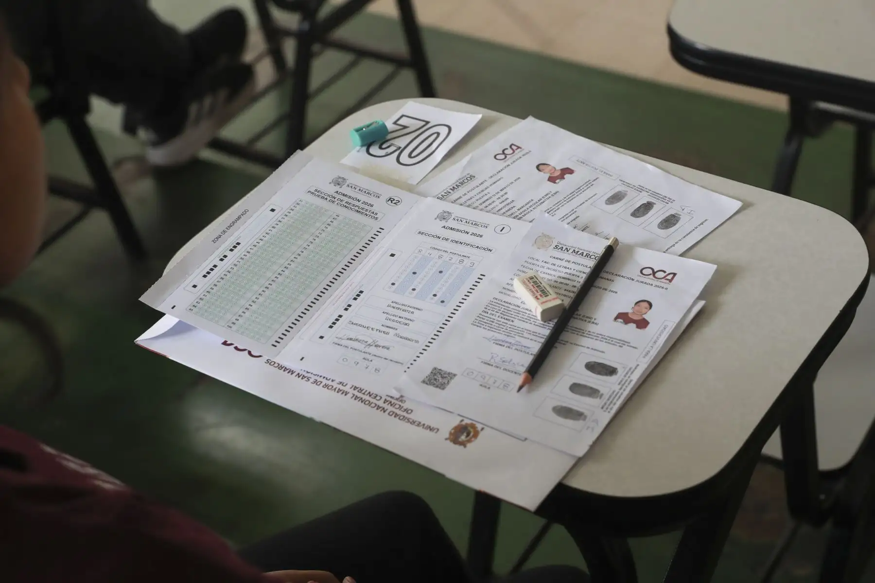 Cientos de postulantes rinden la cuarta y última jornada del examen de admisión en la Universidad Nacional Mayor de San Marcos, proceso que en esta fecha está dedicado exclusivamente a los aspirantes a la carrera de Medicina Humana. Desde tempranas horas, los jóvenes acudieron a la ciudad universitaria para participar en esta etapa decisiva del proceso de selección, con la expectativa de alcanzar una de las vacantes en una de las especialidades más demandadas. Foto: ANDINA/Verónica Calderón