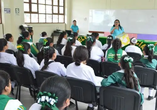 Más de 251,000 estudiantes de diversas instituciones educativas públicas de la región Lambayeque retornan hoy lunes 16 de marzo a las aulas para iniciar oficialmente el año escolar 2026.