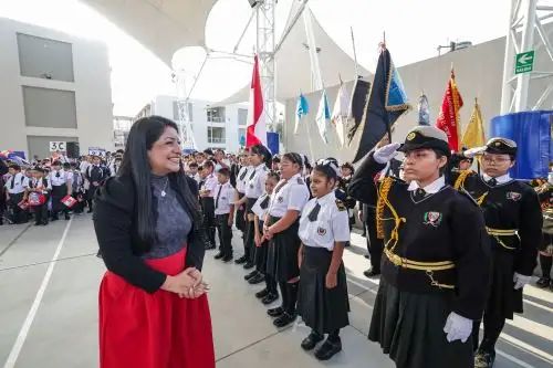 Presidenta del Consejo de Ministros inaugura año escolar 2026 en San Juan de Lurigancho
