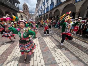 El Qhaswa Raymi fue una fiesta de alegría desbordante. Los cusqueños y turistas disfrutaron de la fiesta al ritmo de la música y danzas. ANDINA/Percy Hurtado