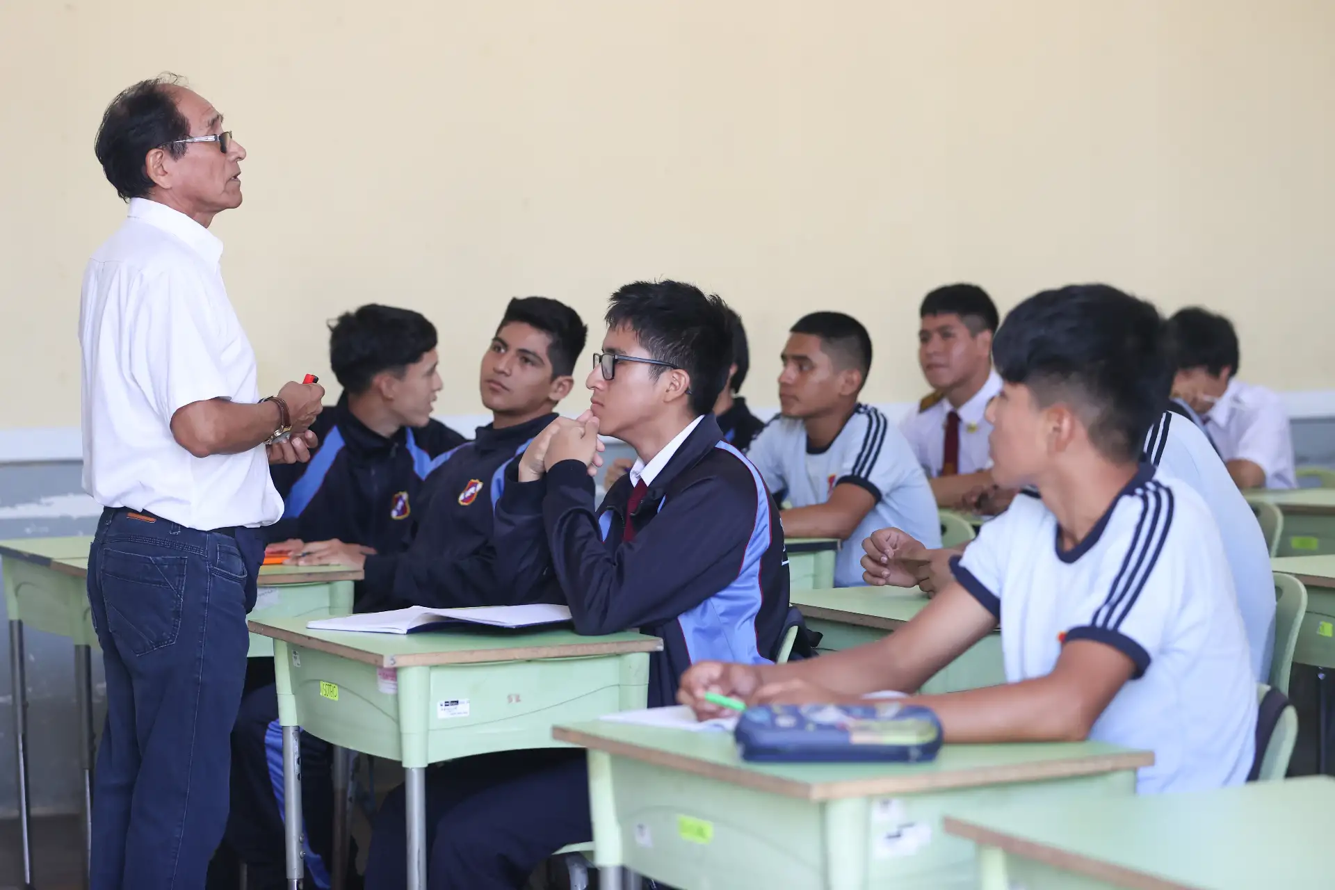 Alumnos del Colegio Nuestra Señora de Guadalupe participan en la jornada de inicio del año escolar 2026, que marca la reapertura de más de 53 mil locales educativos de Educación Básica Regular en el Perú. Foto: ANDINA/ Melina Mejía
