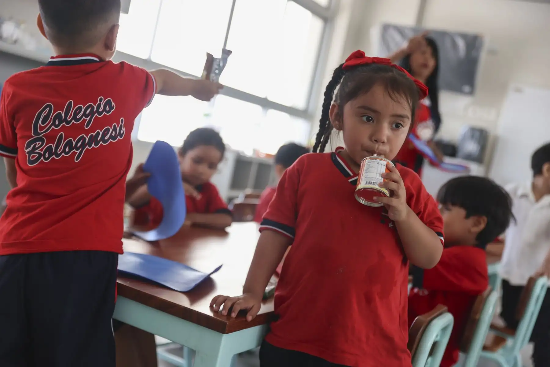 Para garantizar la inocuidad, los productos pasan por un riguroso “Operativo Control”, que incluye la verificación de estándares sanitarios y análisis sensoriales como olor, color, sabor, textura y apariencia. Foto: ANDINA/Jhonel Rodríguez Robles