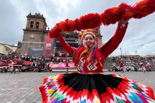 Carnaval Qhaswa Raymi en Cusco cierra  a ritmo de música, danzas, color e identidad