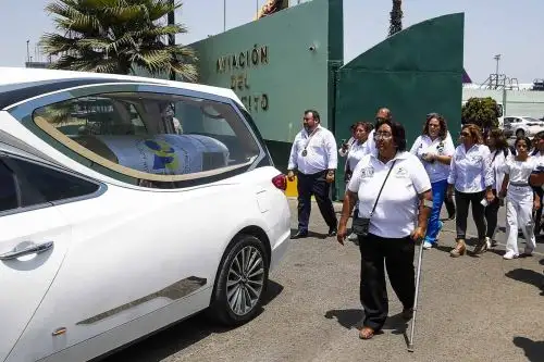 Llega a Lima el féretro de Napoleón Becerra, candidato presidencial que falleció en Ayacucho