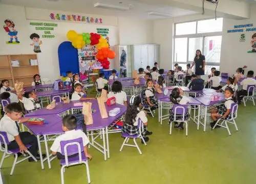 La ceremonia del Buen Inicio del Año Escolar 2026 en Chimbote tuvo un significado especial. Durante el acto se inauguró también la nueva infraestructura educativa del colegio N.° 89001 "exProvocacional", uno de los más afectados por el evento Fenómeno El Niño Costero de 2017. ANDINA/Difusión