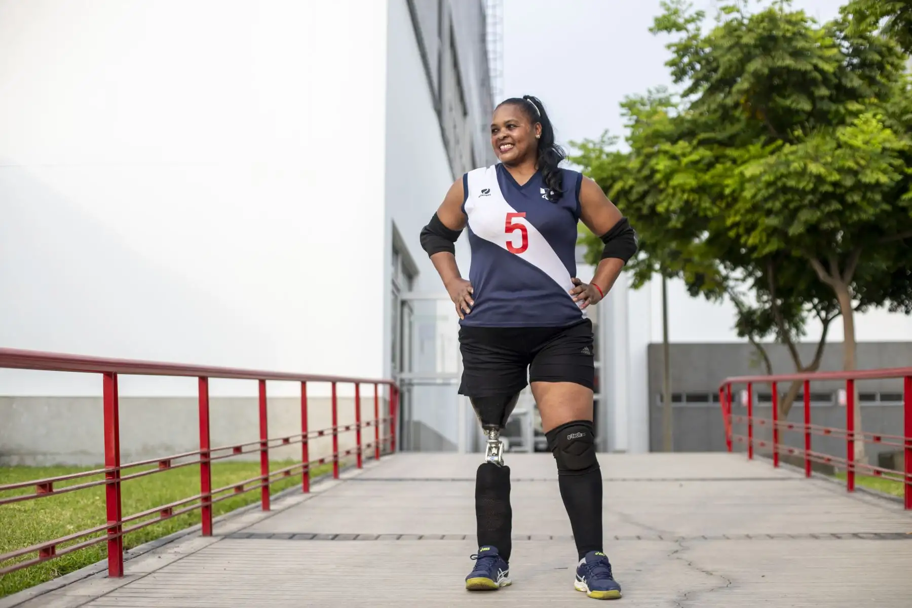 Gracias a una atención oportuna y un proceso integral de rehabilitación, Rosa Espinoza Molina, de 55 años, logró recuperar su calidad de vida y proyectarse en el deporte de alto rendimiento. Su historia es hoy un ejemplo de superación impulsado por el Seguro Social de Salud (EsSalud).
Foto: EsSalud