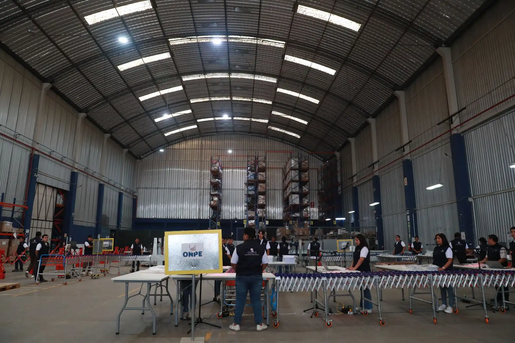 La impresión de cédulas de votación y actas padrón forma parte del cronograma de producción del material electoral para los comicios de 2026. Foto: ANDINA/Verónica Calderón.