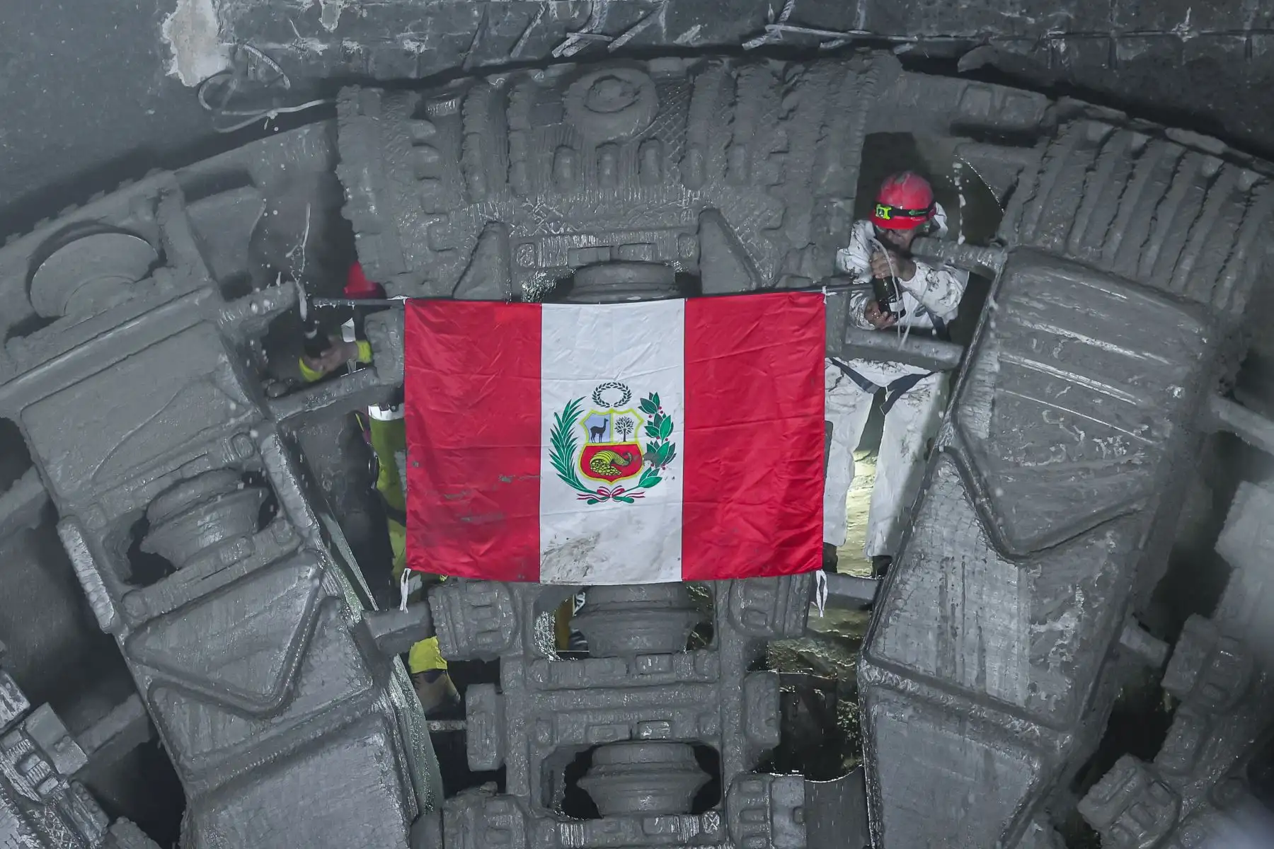 La tuneladora realizó trabajos de excavación y revestimiento del túnel durante su recorrido entre estaciones del proyecto ferroviario. Foto: ANDINA/Difusión.
