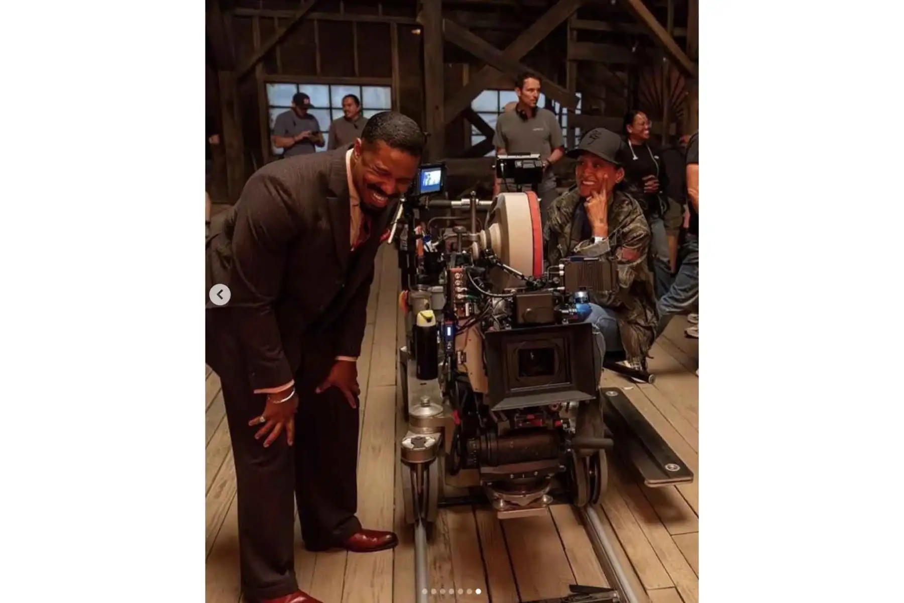 “Me siento muy honrada de estar aquí”, expresó la directora de fotografía al dirigirse al público durante la ceremonia de premiación. Foto: IG Oficial de Autumn Durald Arkapaw