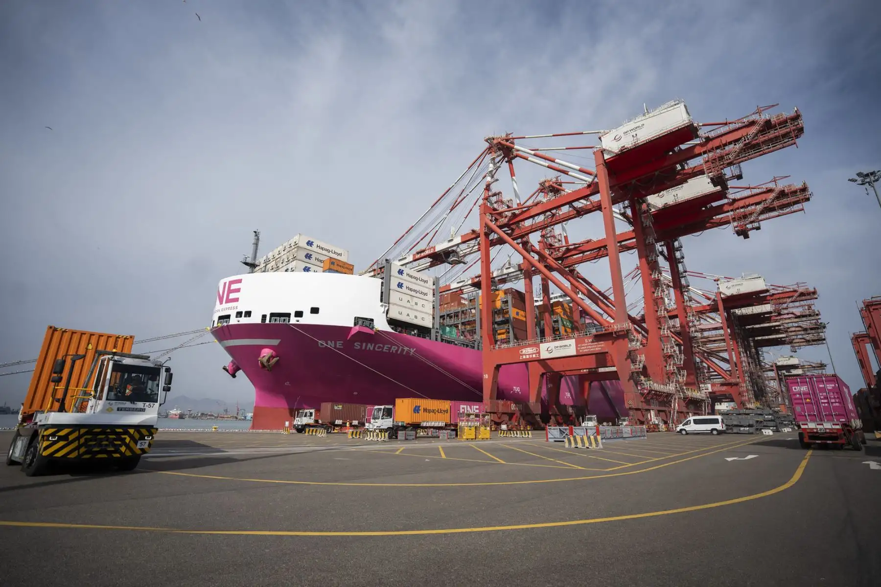 Las autoridades destacaron la importancia de continuar promoviendo inversiones que fortalezcan el comercio exterior del país. Foto: ANDINA/Difusión.