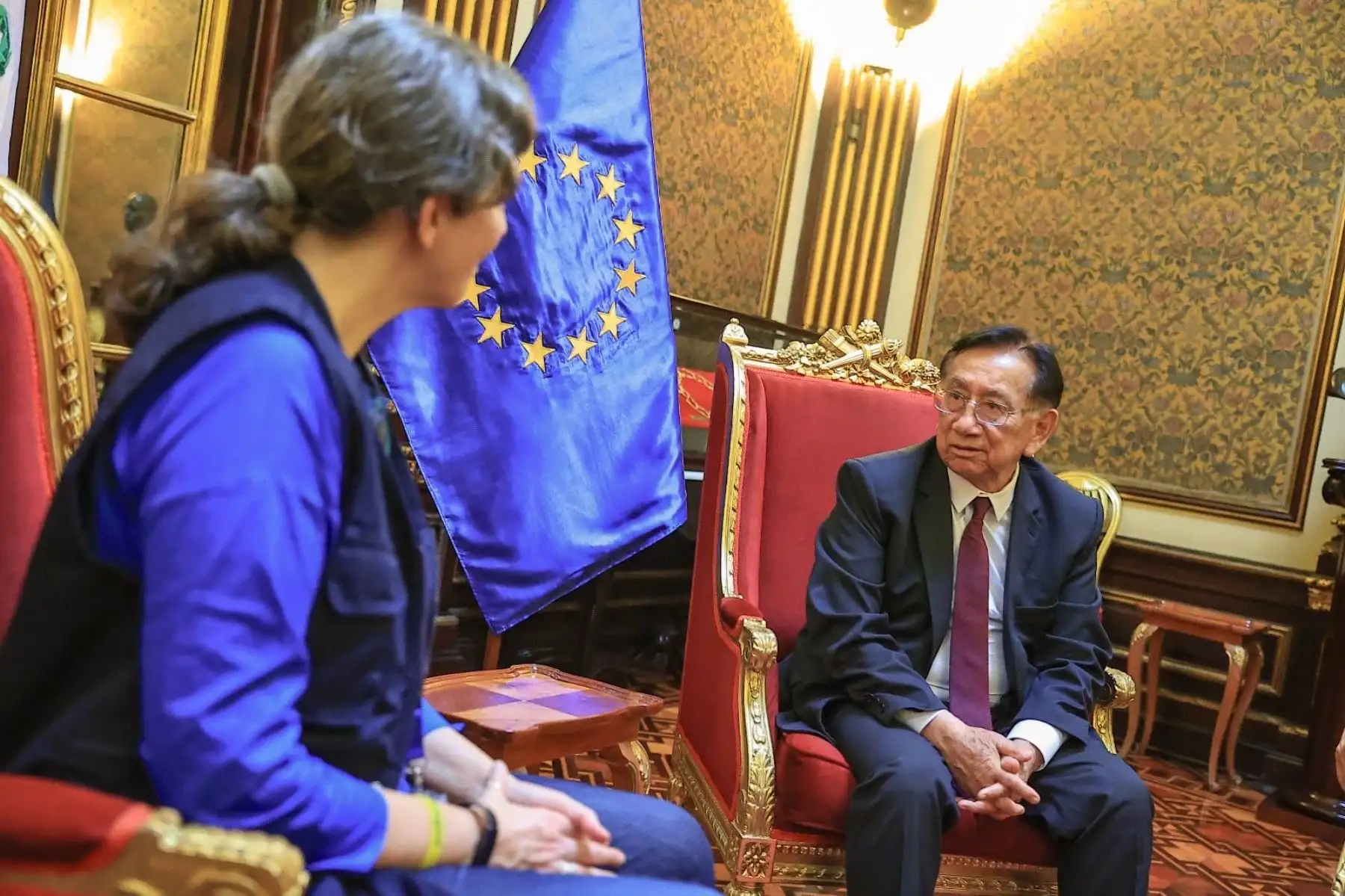 El presidente José María Balcázar, acompañado del canciller Hugo de Zela, sostuvo en Palacio de Gobierno una audiencia con la jefa de la Misión de Observación Electoral de la Unión Europea, la eurodiputada, Annalisa Corrado, quien se encuentra realizando una visita inicial al país. Foto: ANDINA/Prensa Presidencia