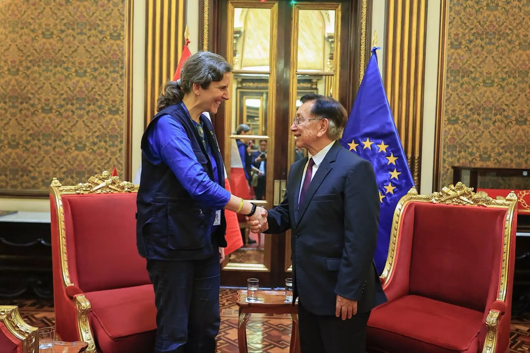 El presidente José María Balcázar, acompañado del canciller Hugo de Zela, sostuvo en Palacio de Gobierno una audiencia con la jefa de la Misión de Observación Electoral de la Unión Europea, la eurodiputada, Annalisa Corrado, quien se encuentra realizando una visita inicial al país. Foto: ANDINA/Prensa Presidencia