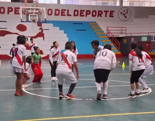 Cientos de niñas, niños y adolescentes ya iniciaron sus clases deportivas gratuitas en la Academia IPD – temporada de invierno.