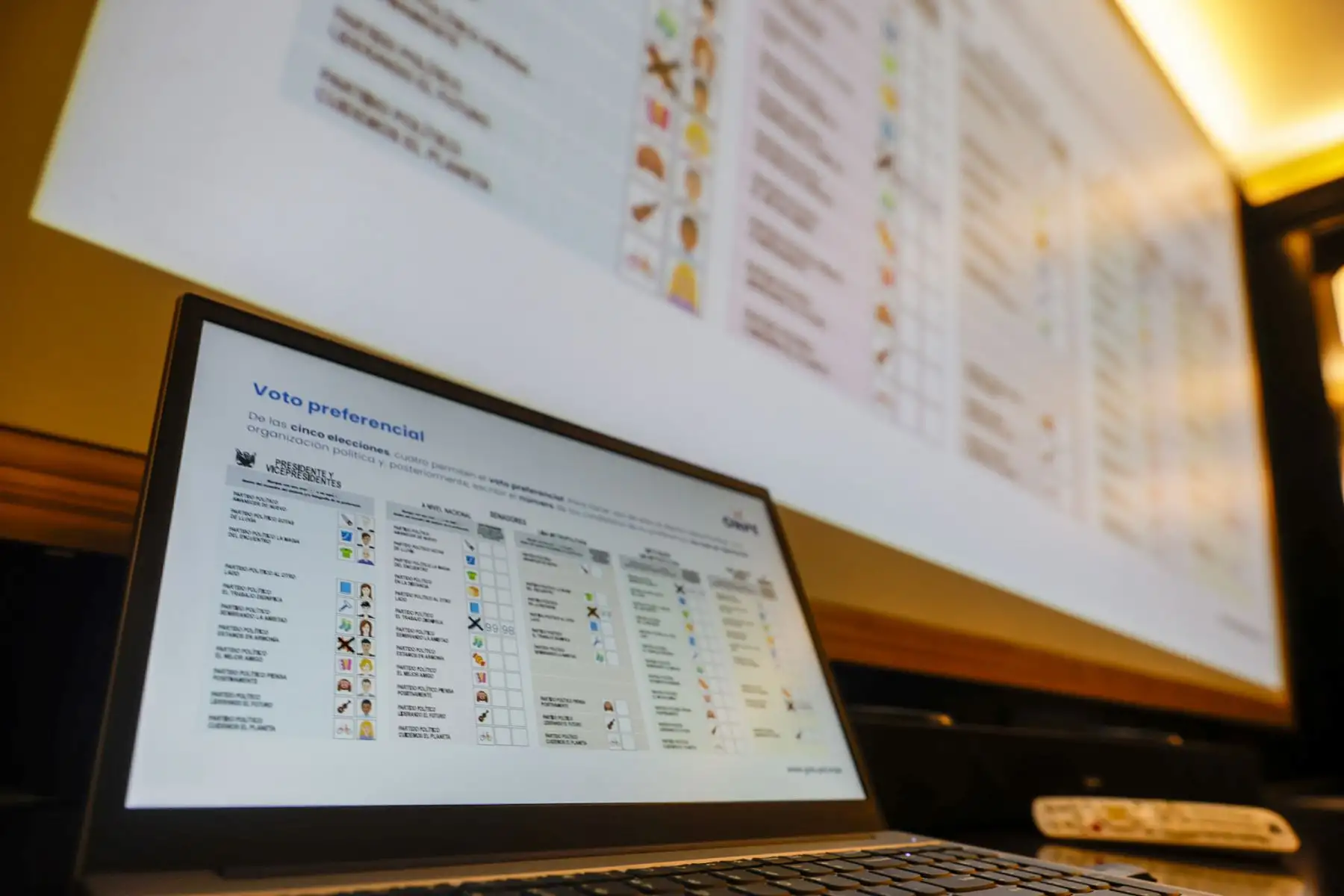 La Oficina Nacional de Procesos Electorales (ONPE), con el apoyo del Programa de las Naciones Unidas para el Desarrollo (PNUD), realizó un taller dirigido a periodistas sobre los alcances de las Elecciones Generales 2026 y el sistema de cifra repartidora. La actividad permitió brindar información técnica sobre el proceso electoral programado para el 12 de abril, con el objetivo de fortalecer la cobertura informativa. Foto: ANDINA/Luis Iparraguirre