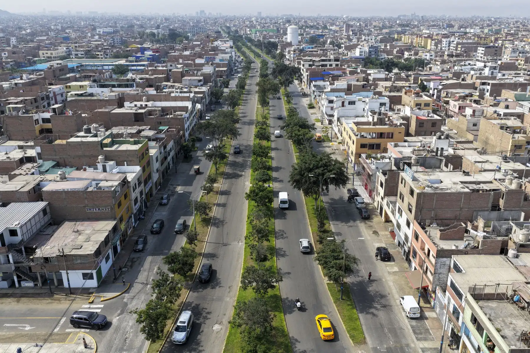 Cruce de las avenidas Dominicos y Bocanegra por donde la ATU y el MTC implementará el corredor Rosado que unirá Lima y el Callao.

Foto:ANDINA / Juan Carlos Guzmán Negrini