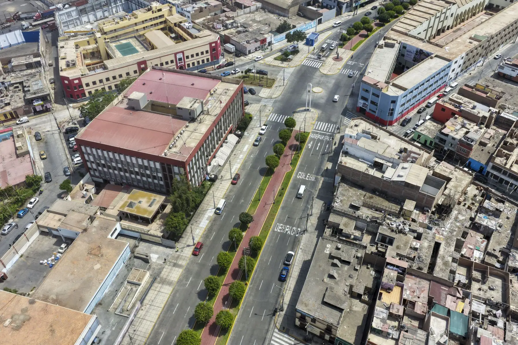 Avenida 2 de Mayo por donde la ATU y el MTC implementará el corredor Rosado que unirá Lima y el Callao.

Foto:ANDINA / Juan Carlos Guzmán Negrini