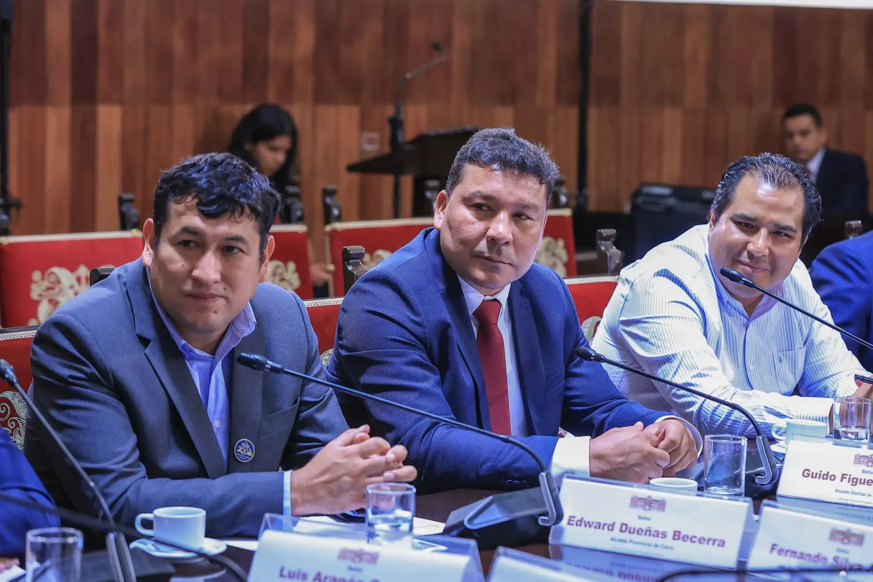 El presidente José María Balcázar sostuvo una reunión de trabajo con el alcalde de Calca, el titular de la Mancomunidad Amazónica de La Convención y el congresista Luis Aragón, para priorizar proyectos de seguridad ciudadana, carreteras y puentes. Foto: ANDINA/Prensa Presidencia