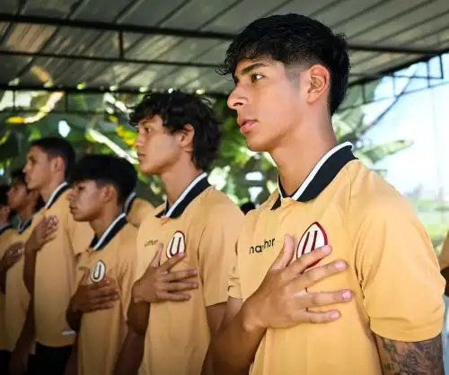 Como parte de su compromiso con la formación integral de sus jóvenes futbolistas, Universitario de Deportes inauguró el año académico 2026 del programa educativo Centro de Educación Básica Alternativa.