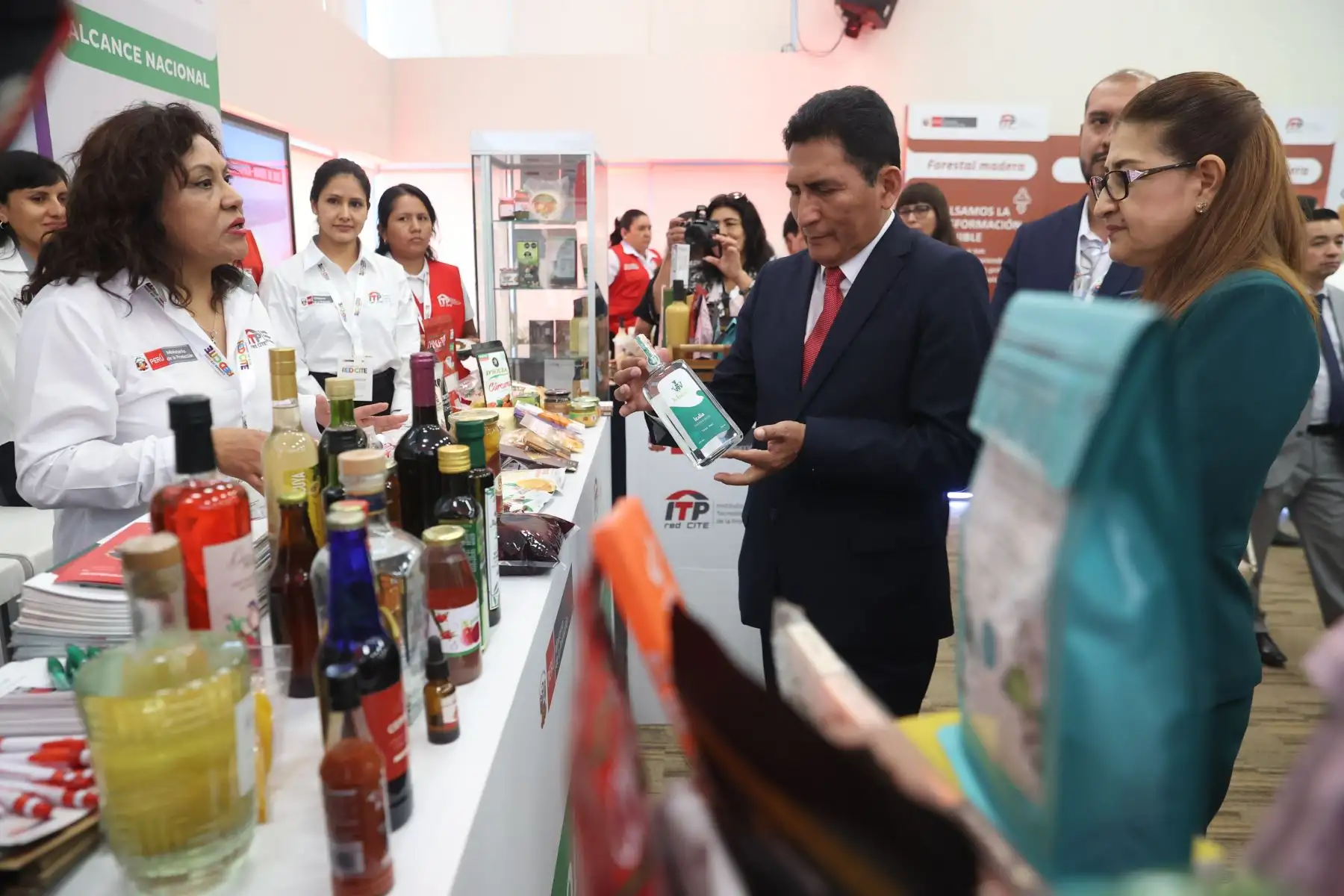 El ministro de la Producción, César Quispe, participa en la “I Cumbre de la red CITE del ITP 2026”. El evento reúne a expertos nacionales e internacionales, empresarios, academia y líderes del ecosistema productivo del país. Foto: ANDINA/Melina Mejía