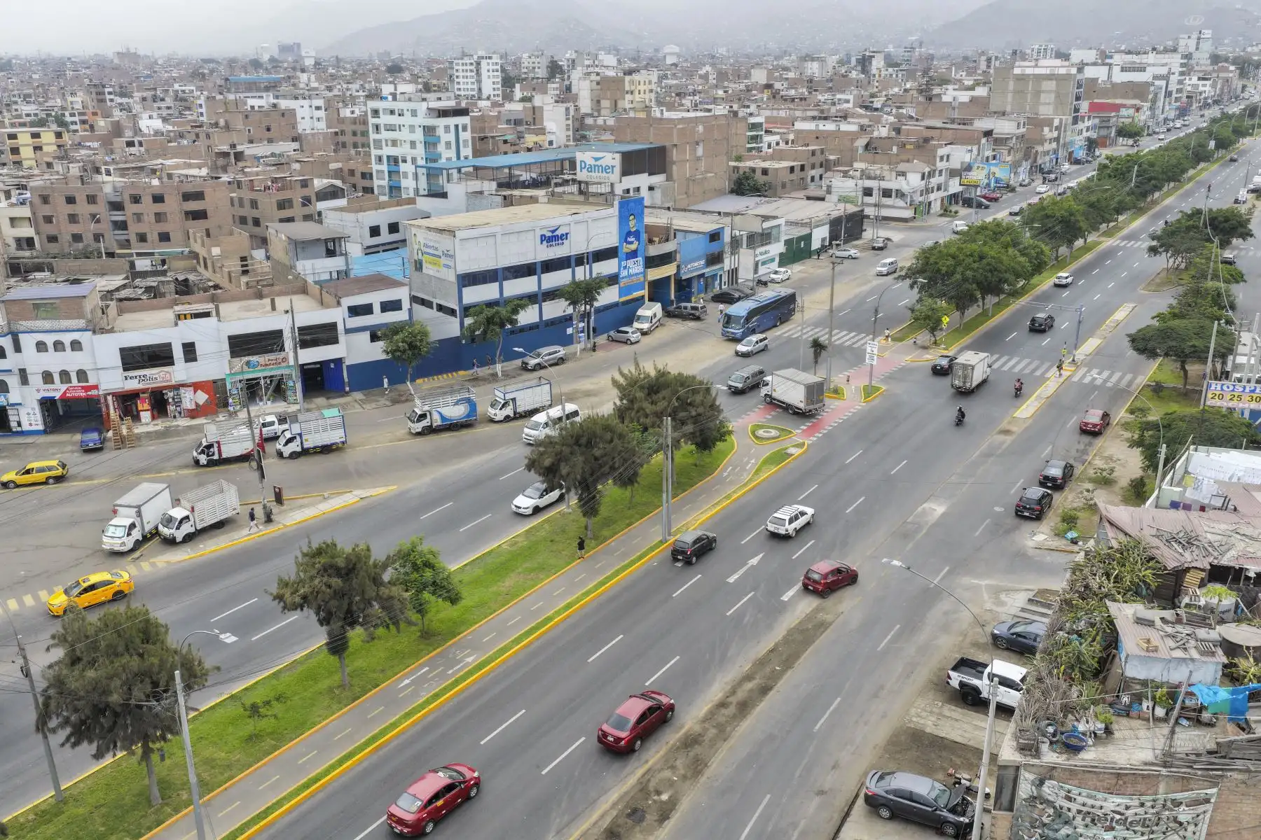 Municipalidad de Lima entrega la renovada avenida Carlos Izaguirre y nueva ciclovía Huandoy en Lima Norte. Obras benefician a más de 1.5 millones de vecinos e impulsan la movilidad sostenible y la seguridad vial de la zona

Foto: ANDINA/Juan Carlos Guzmán Negrini