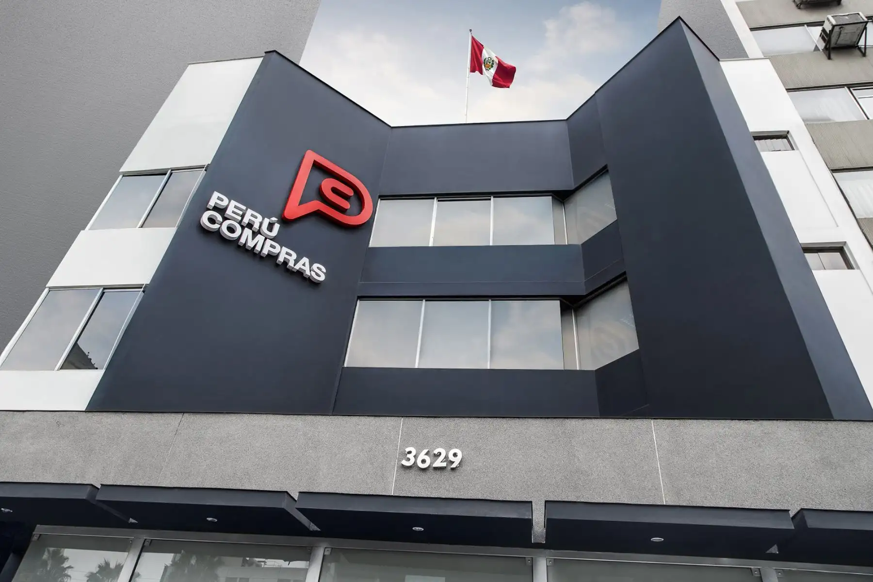 Perú Compras beneficia a 22 regiones con adquisición de papelería y útiles de oficina