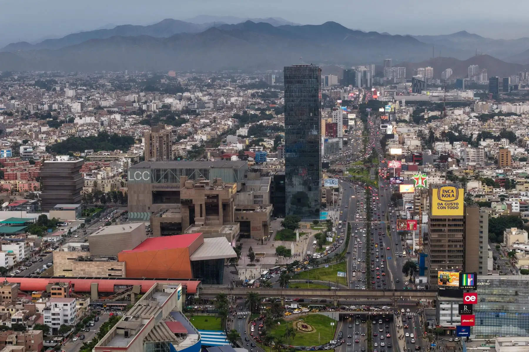 Ceplan advierte que la criminalidad y desinformación digital amenazan desarrollo del Perú