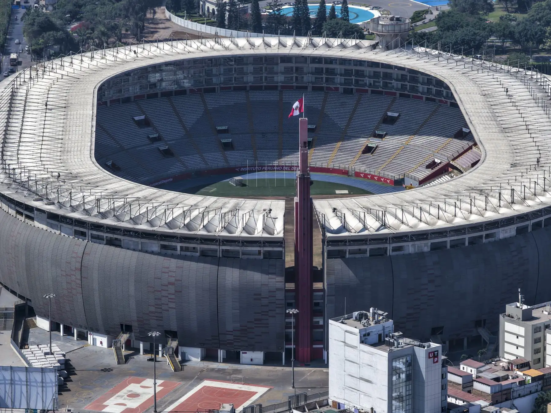 Titular del IPD dice que en 30 días el Estadio Nacional volverá a ser para el fútbol