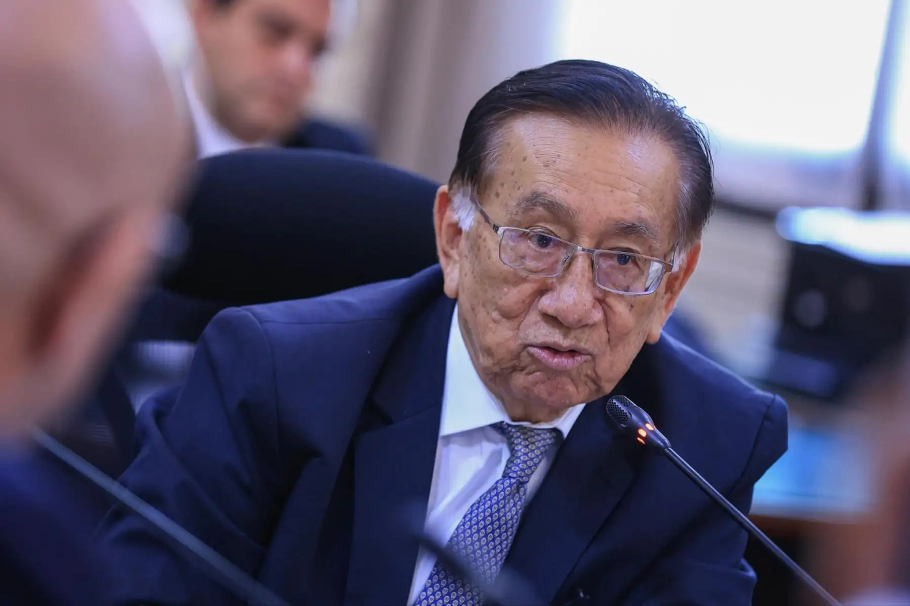 El presidente de la República del Perú, José María Balcázar, lideró una nueva sesión del Consejo de Ministros centrada en fortalecer nuestras instituciones. Durante el encuentro, se evaluó el Proyecto de Ley para incrementar la asignación económica mensual del personal del Servicio Militar Acuartelado, reconociendo su valioso servicio a la patria. Foto: ANDINA/Prensa Presidencia