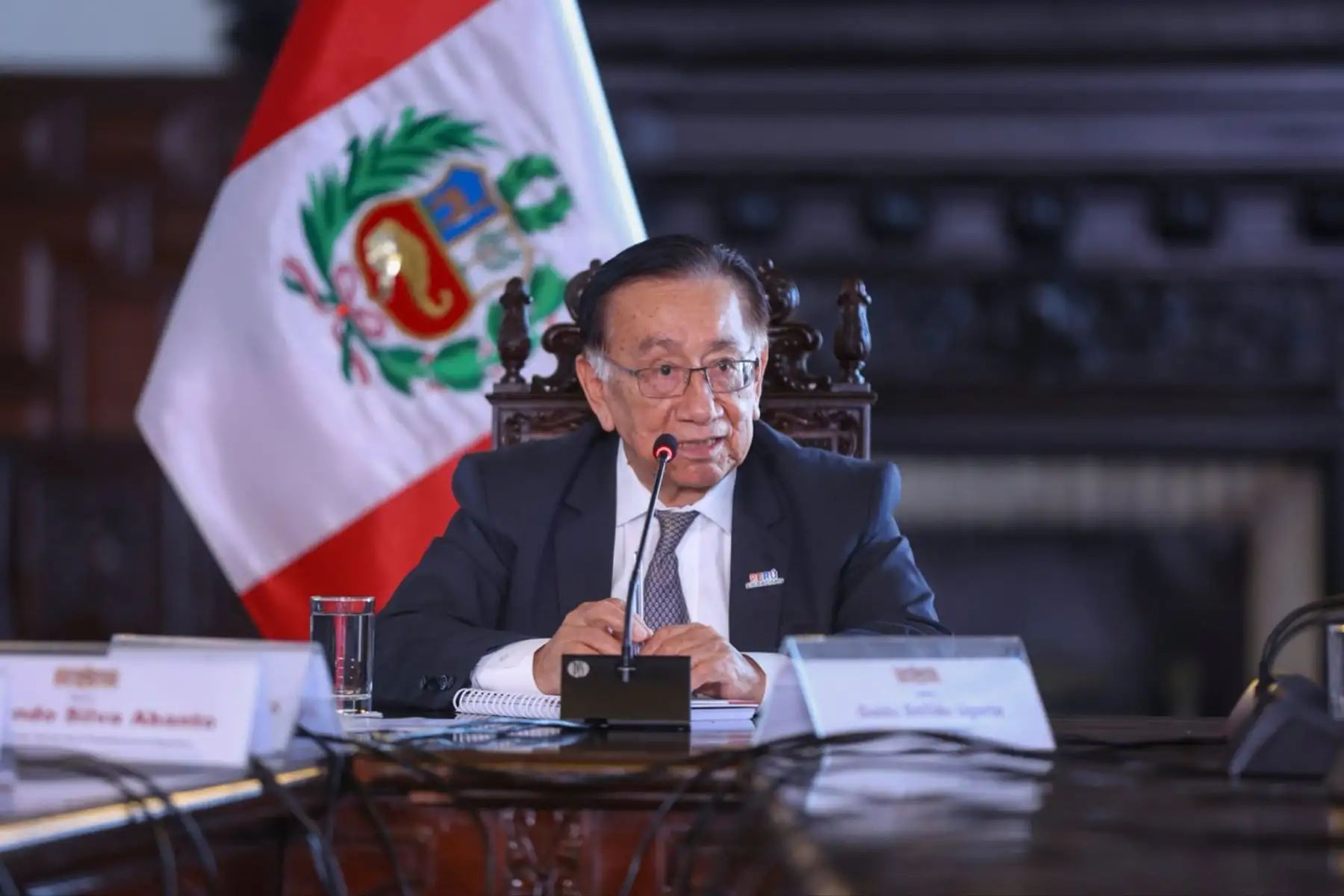 Presidente Balcázar promulga ley que reconoce gratificaciones y CTS a trabajadores CAS