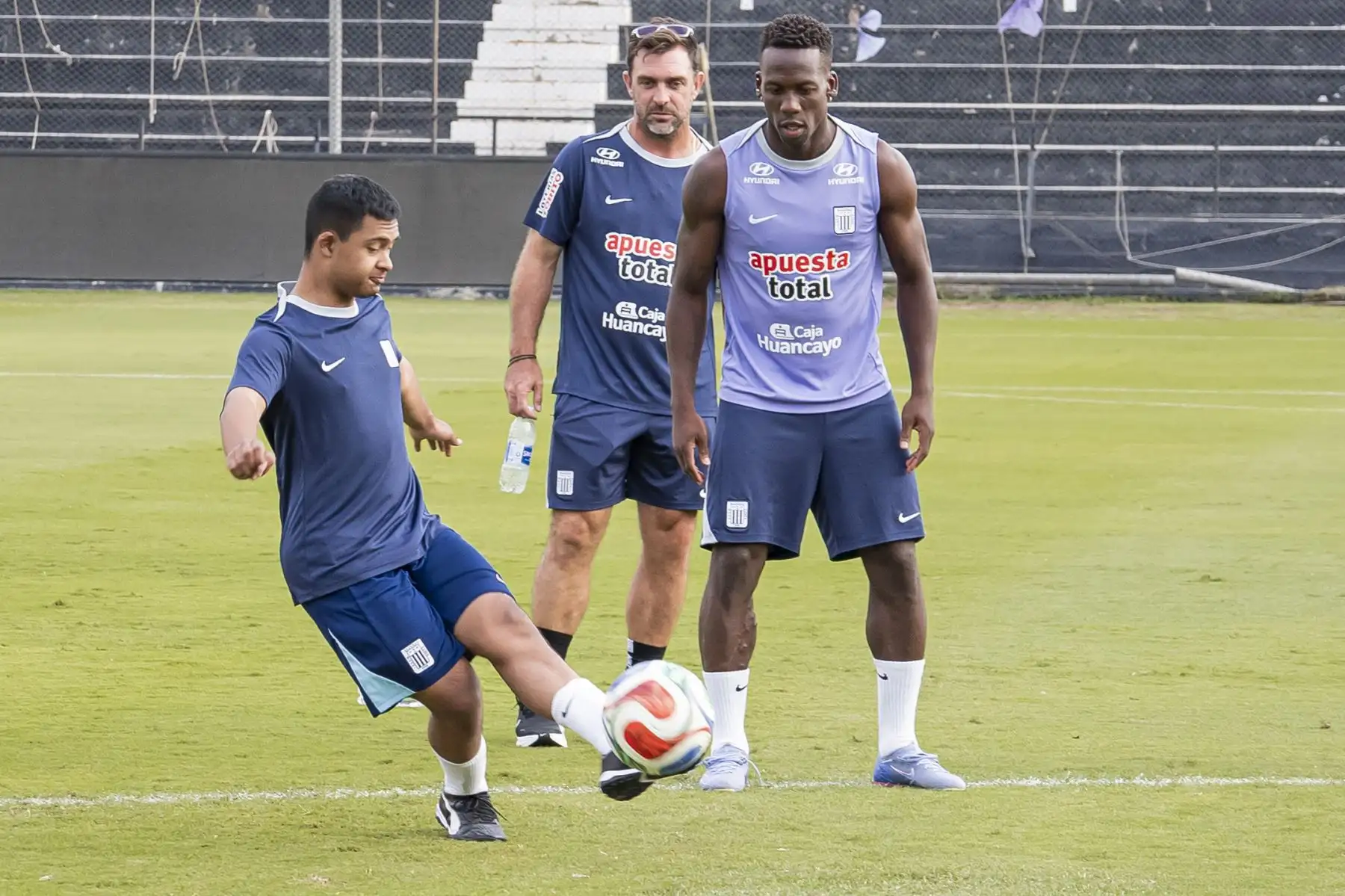 Alianza Lima se convirtió en el primer campeón de la Copa Latinoamericana de Futsal Down (2023) y posee el título nacional de la Liga T21 logrado en el mismo año.  Foto:Club Alianza Lima