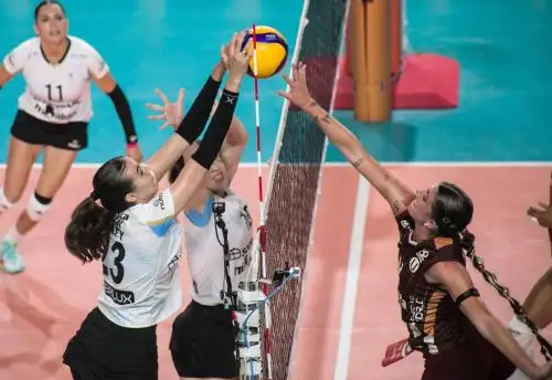 Universitario y Regatas Lima jugarán un partido extra para definir su pase a las semifinales de la Liga Peruana de Vóley