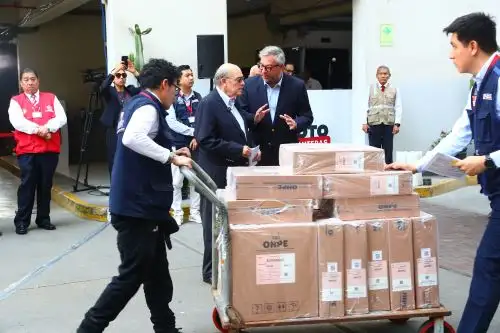 Elecciones 2026: ONPE entrega material electoral a la CancilleríaPara voto de los peruanos en el exterior