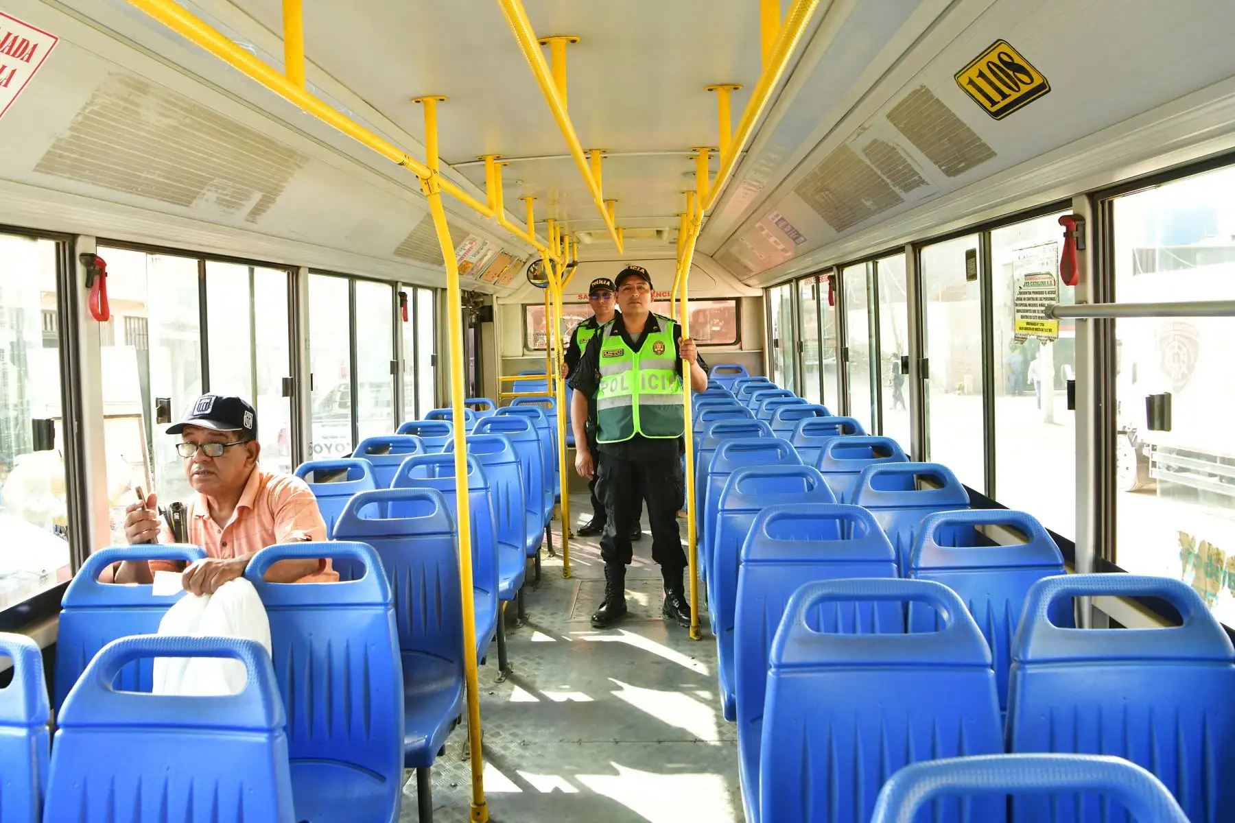 En esa línea, destacó que, en el marco del Plan Nacional de Seguridad Ciudadana y Lucha contra la Criminalidad, se ejecuta la estrategia Fuerza de Tarea Integrada, que articula a diversas entidades del Estado bajo un solo mando para recuperar el control del territorio y reducir los índices de extorsión y homicidios.
Foto: Ministerio del interior