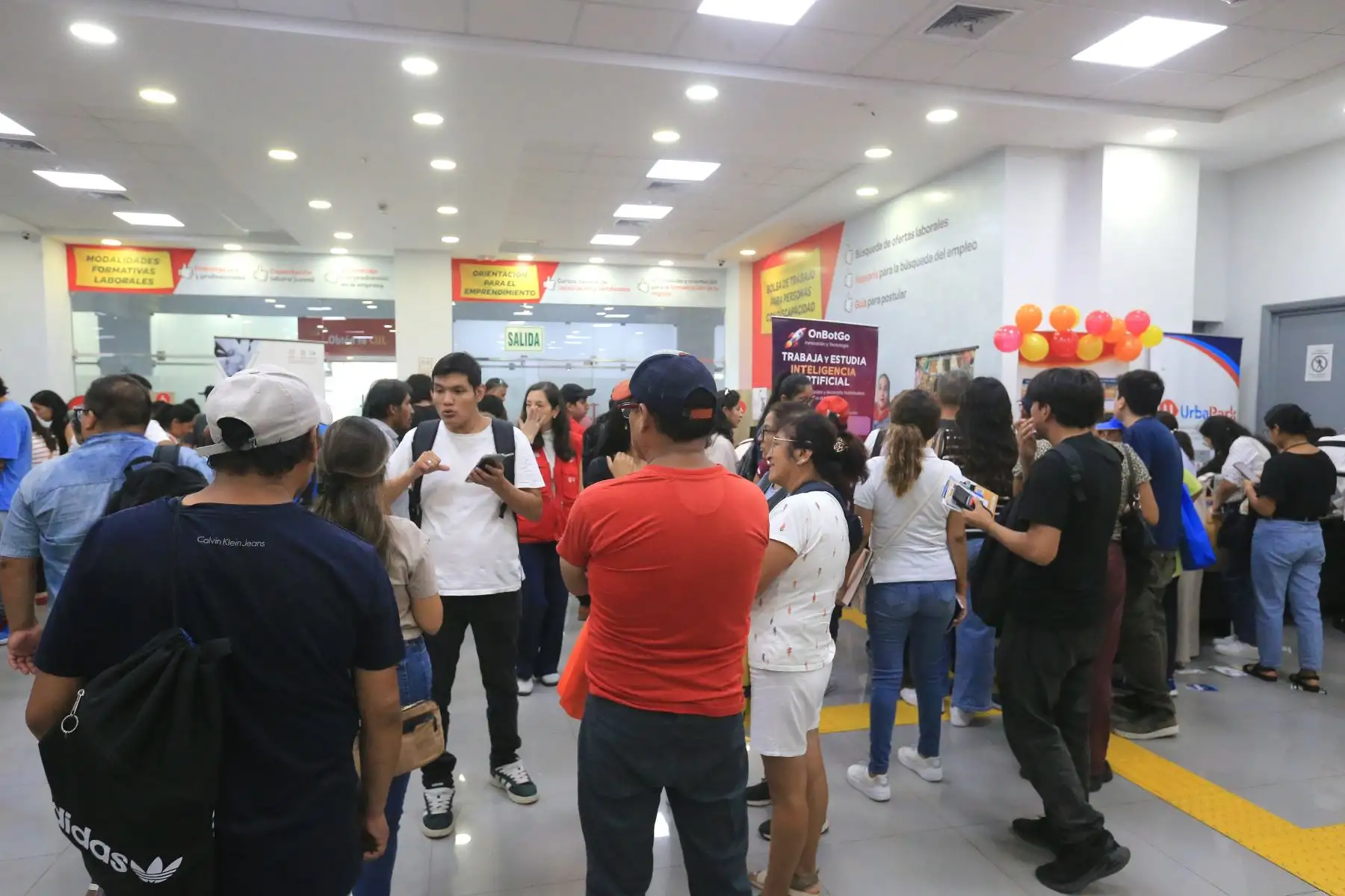 Esta decisión refleja una convicción clara: el empleo no solo es una necesidad, sino el principal motor del desarrollo económico y social. Foto: ANDINA/Héctor Vinces