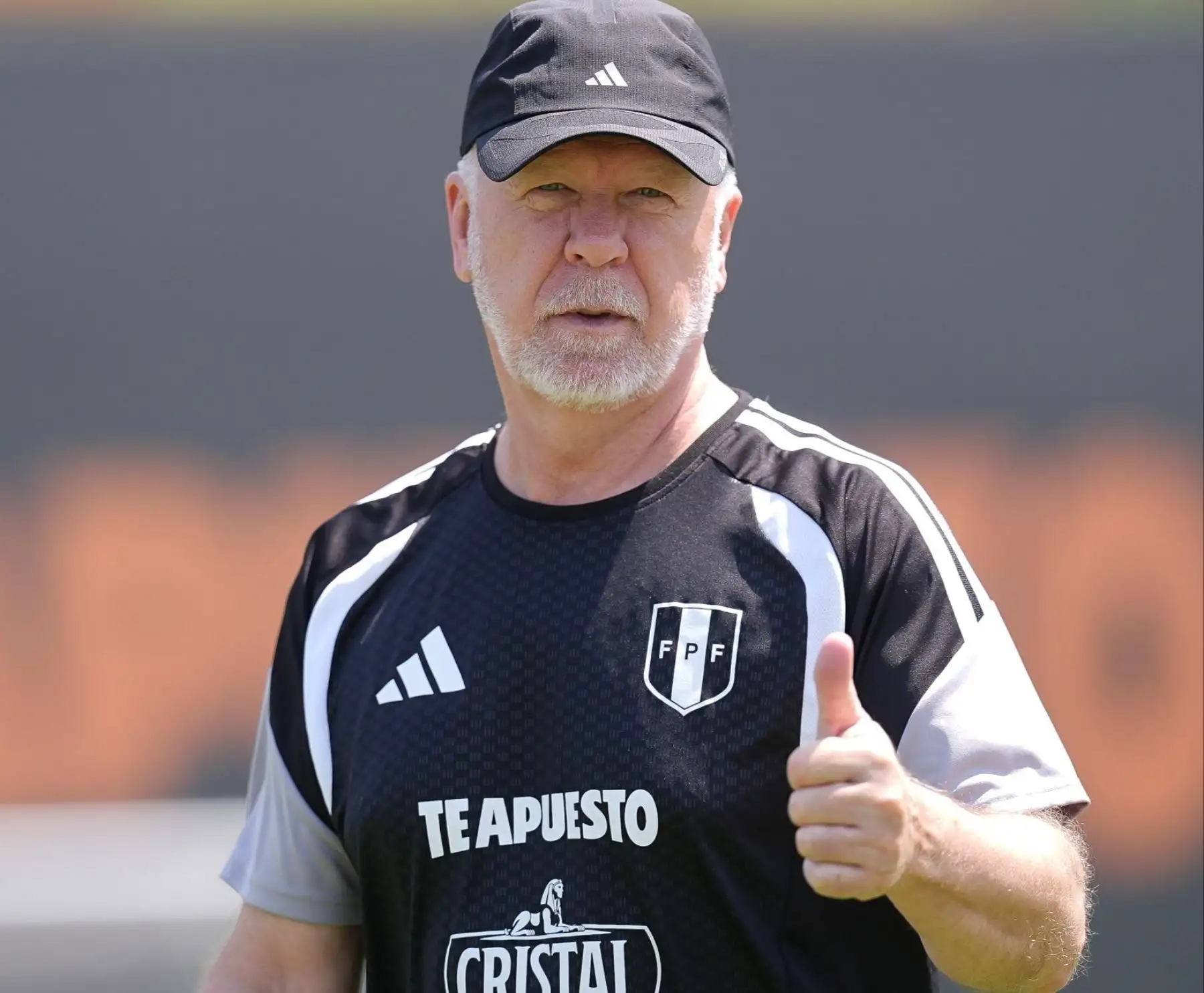 Selección peruana viaja hoy a Europa para jugar amistosos ante Senegal y Honduras