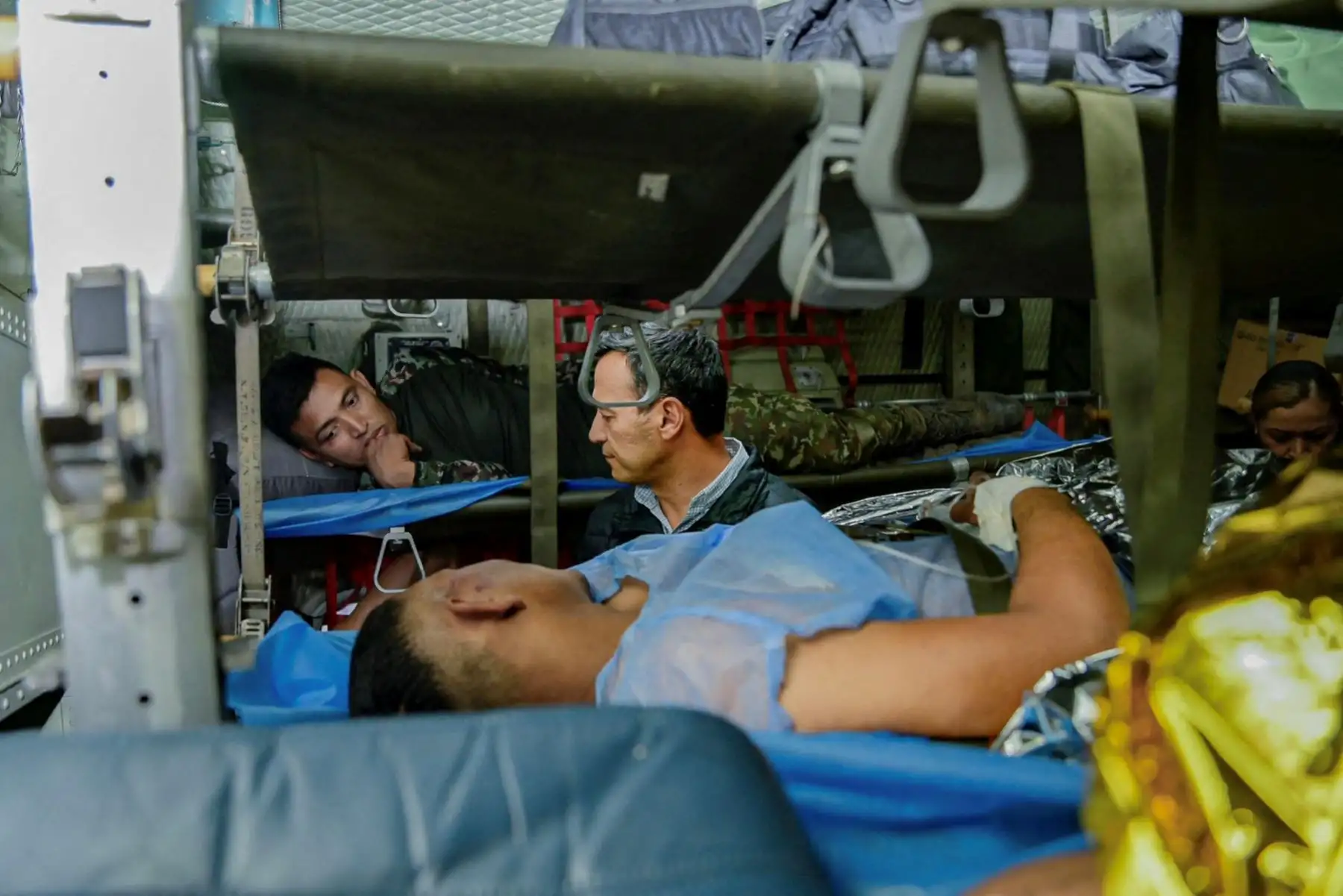 Testigos de la zona señalaron haber escuchado un fuerte estruendo antes de observar la caída de la aeronave en el área cercana a sus viviendas. Foto: ANDINA/AFP.