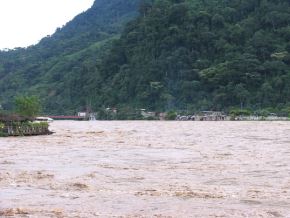 La región Huánuco se encuentra en alerta debido a que el río Huallaga alcanzó su máximo caudal en la madrugada de hoy martes 24 y podría causar desbordes, afectando a diversos centros poblados.