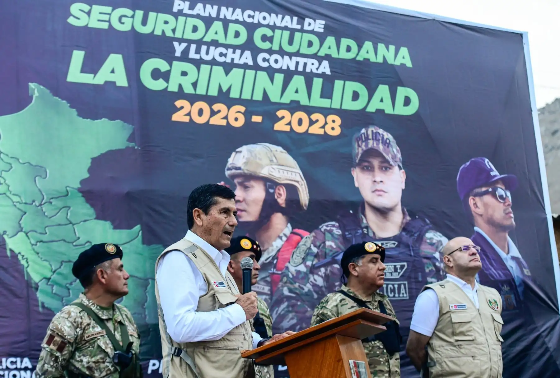 El presidente del Consejo de Ministros, Luis Enrique Arroyo Sánchez, lideró la presentación de las Fuerzas Integradas de Tareas en el distrito de San Martín de Porres, como parte de la estrategia de seguridad ciudadana. Foto: ANDINA/PCM.