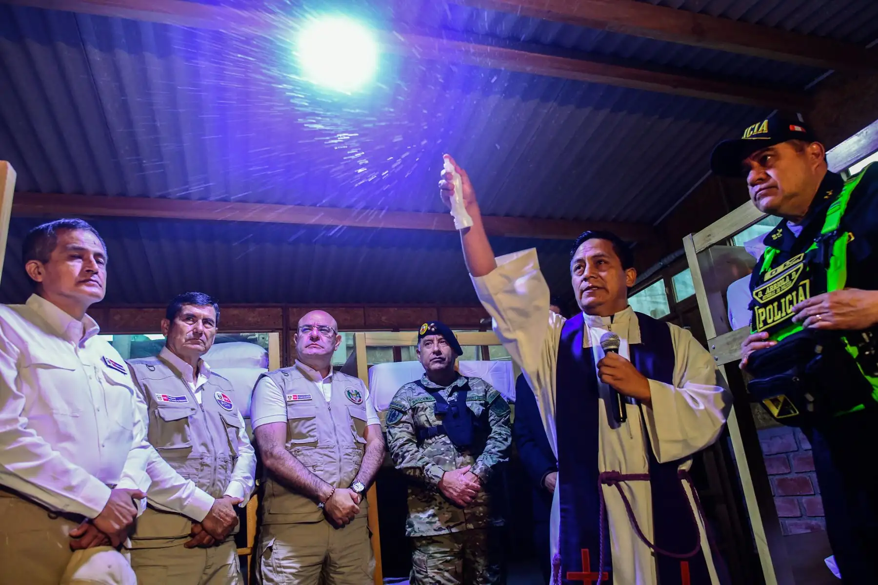 La jornada incluyó la inauguración de un Puesto de Auxilio Rápido que contará con presencia policial permanente para brindar seguridad a transportistas y pasajeros. Foto: ANDINA/PCM.