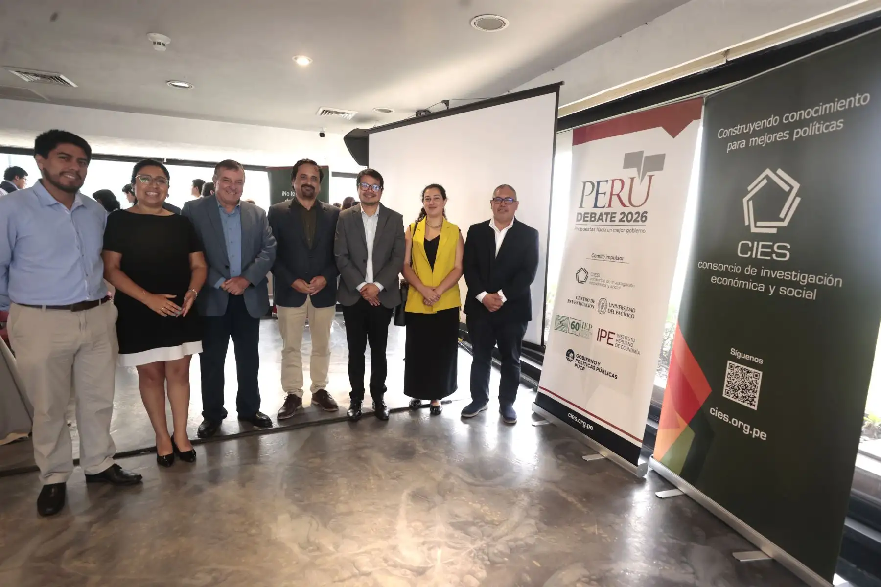 El seminario “Perú Debate 2026: Propuestas hacia un mejor gobierno” se inició hoy 24 de marzo con la participación de especialistas en gestión y políticas públicas, quienes presentaron documentos orientados a fortalecer la institucionalidad del país. La jornada abordó temas como calidad regulatoria, lucha contra la corrupción y descentralización, en el marco de las elecciones generales previstas para el 2026. Foto: ANDINA/Vidal Tarqui