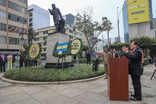 Presidente de la república participa en homenaje a Domingo Faustino Sarmiento y destaca lazos entre Perú y Argentina