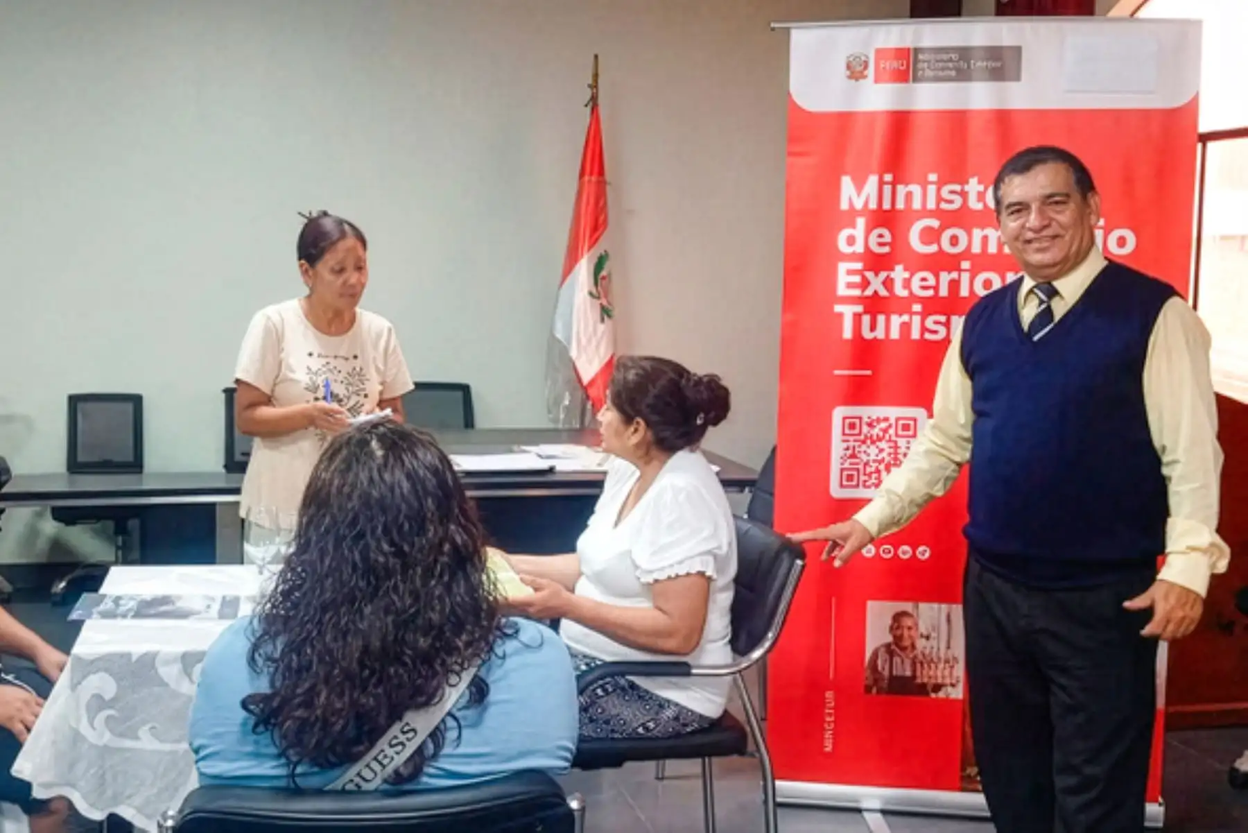 Mincetur ofrece talleres para mejorar servicios turísticos en restaurantes costeros