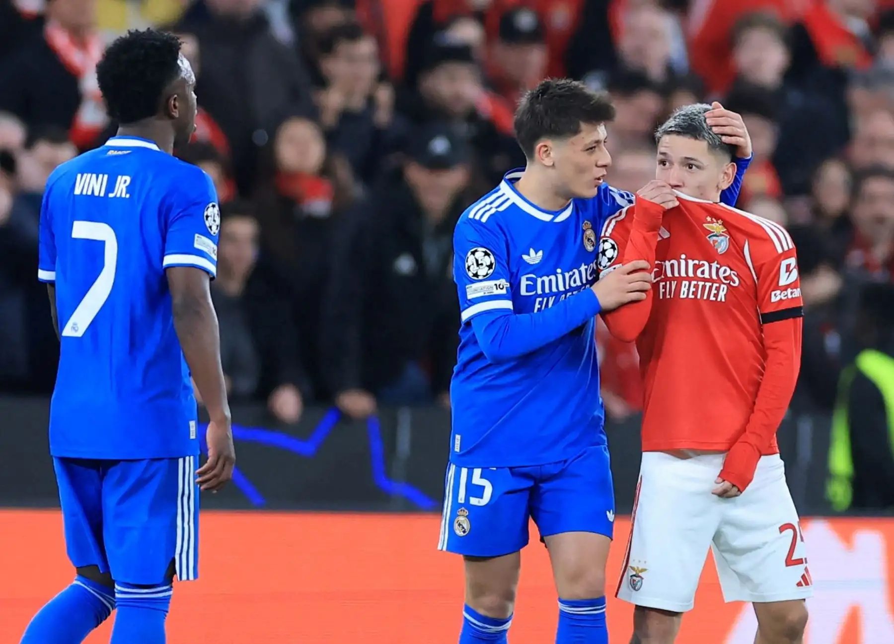 Benfica fue sancionado con cierre del estadio por actitudes racistas ante Real Madrid