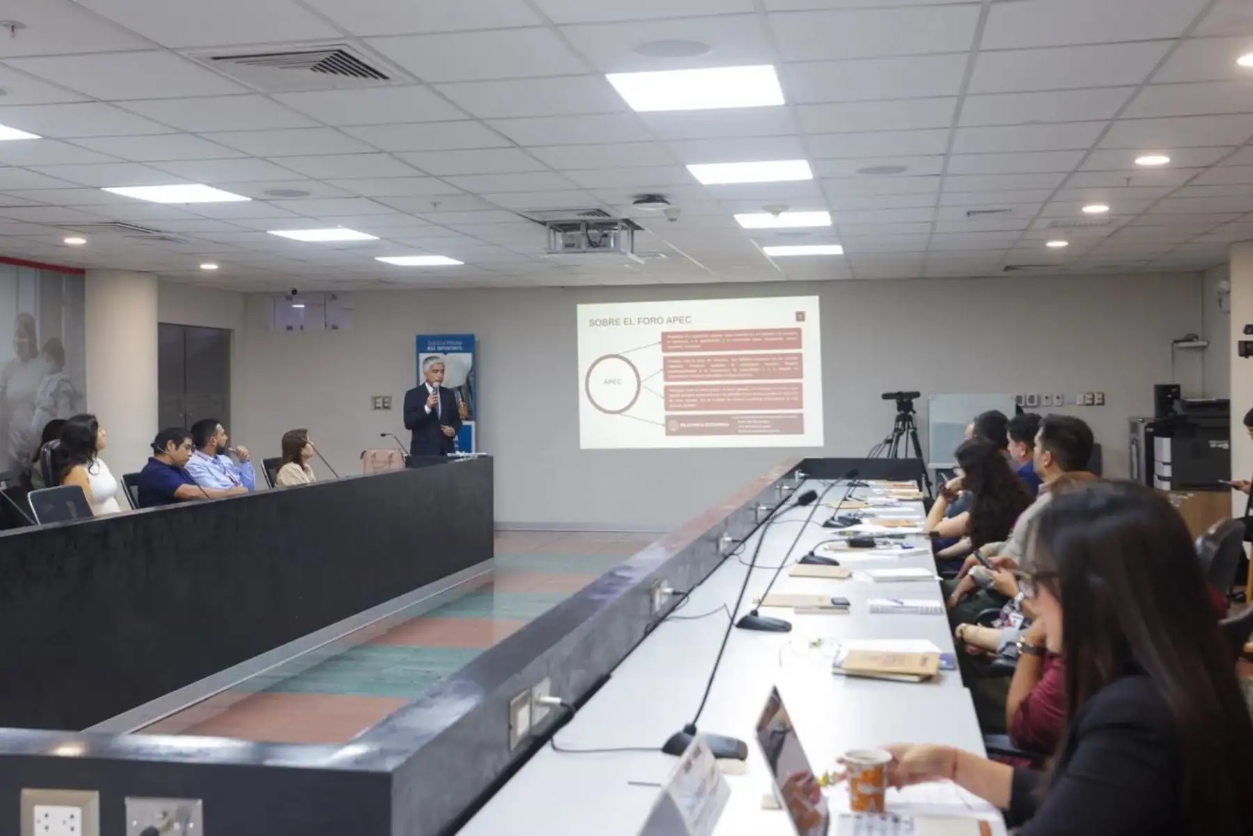 Fortalecen capacidades para proyectos y acceso a fondos internacionales en sector vivienda